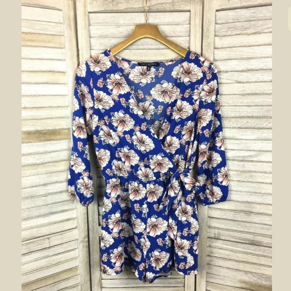 One Clothing Blue Floral Romper Sz S